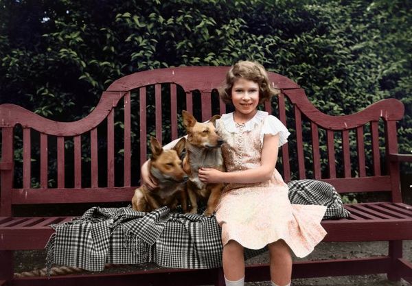 Цветные фотографии молодой королевы Елизаветы II из архива Time
