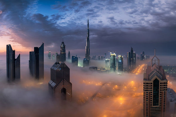 Дубай в утреннем тумане