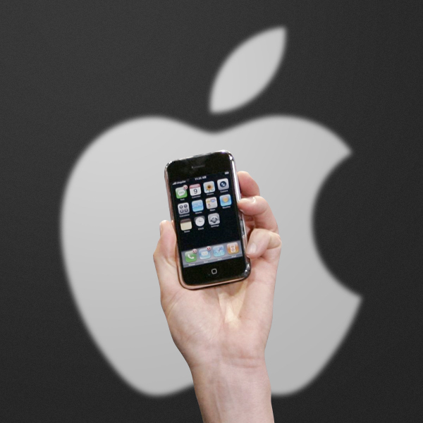 Ретроспектива iPhone: К анонсу новых смартфонов и десятилетию устройства