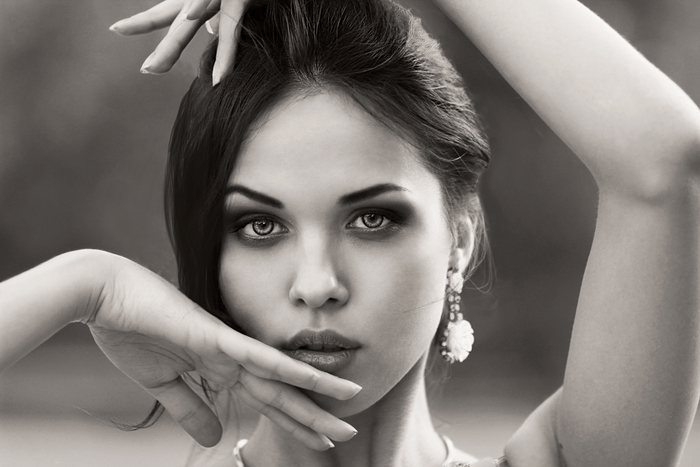 Roma Bakardi, «Eyes»