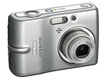 Компактная камера Nikon Coolpix L10