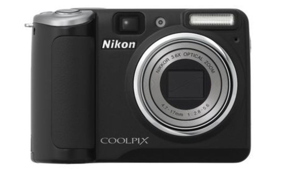 Компактная камера Nikon Coolpix P50