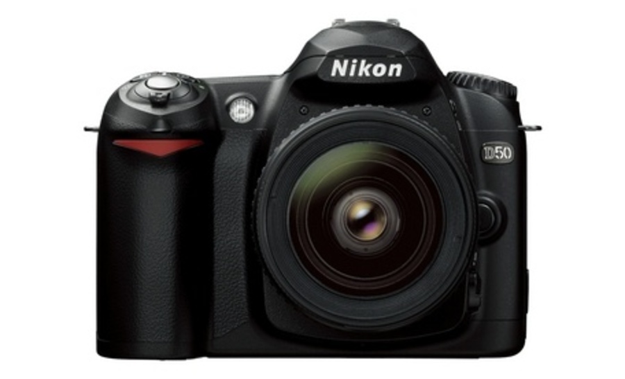 Зеркальная камера Nikon D50