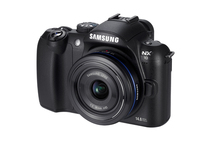 Беззеркальная камера Samsung NX10